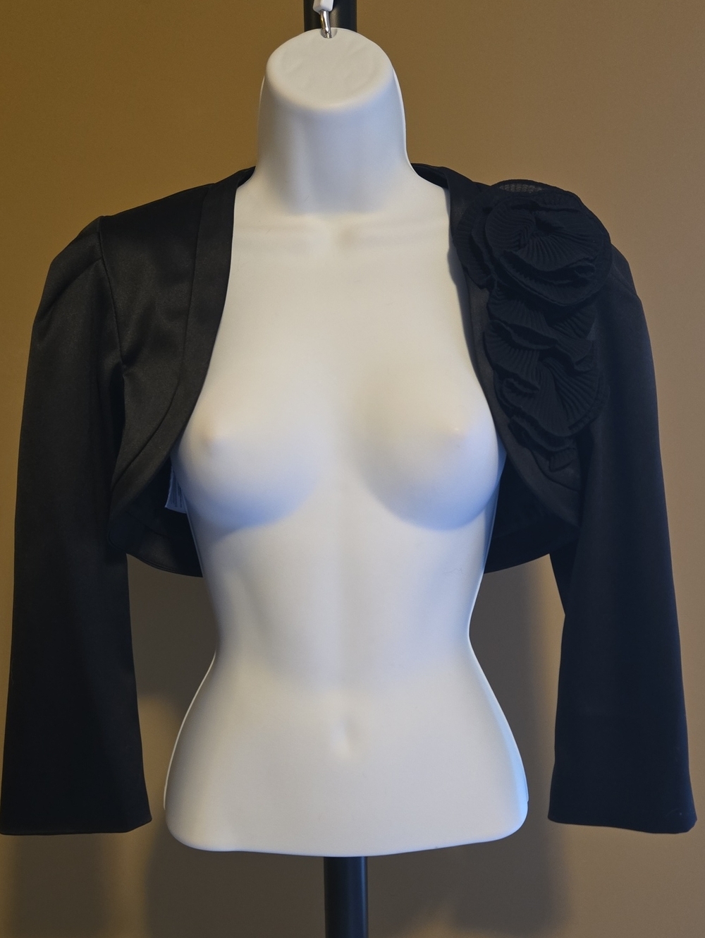 Max & Cleo Black Satin Floral Appliqué Bolero Jacket NWOT Size 2